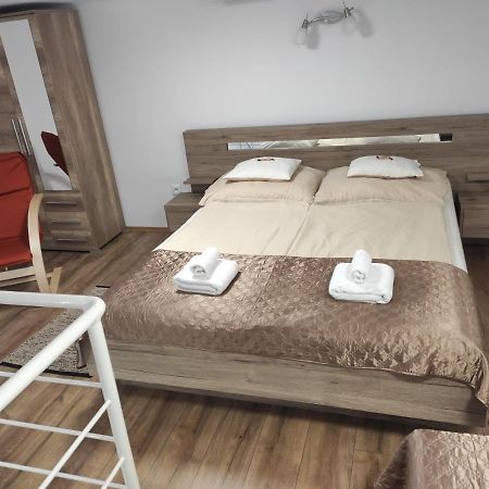 Kossuth Garden Leilighet Debrecen Eksteriør bilde